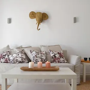  Сasa de vacaciones White Exclusive Bungalow. 2 Rooms, Garden & Pool.